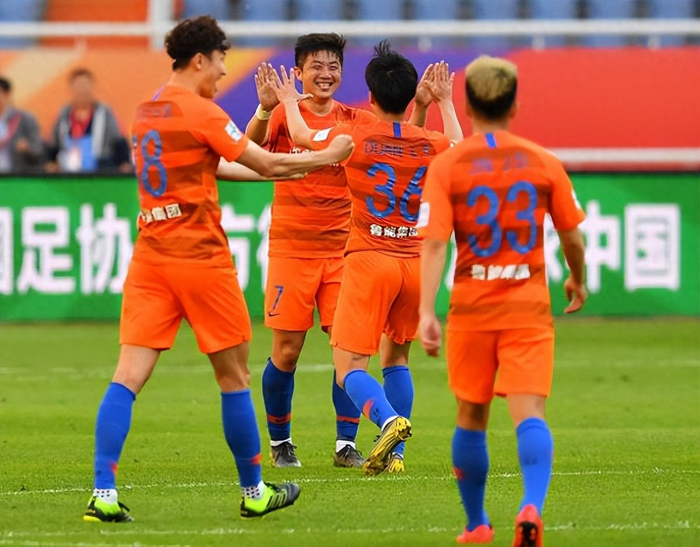 jjb-他是鲁能本赛季主力阵容的唯一01后！曾在巴西留洋，值得期待|韩鹏|谢文能|泰山队|山东泰山|北京国安_新浪体育_新浪新闻